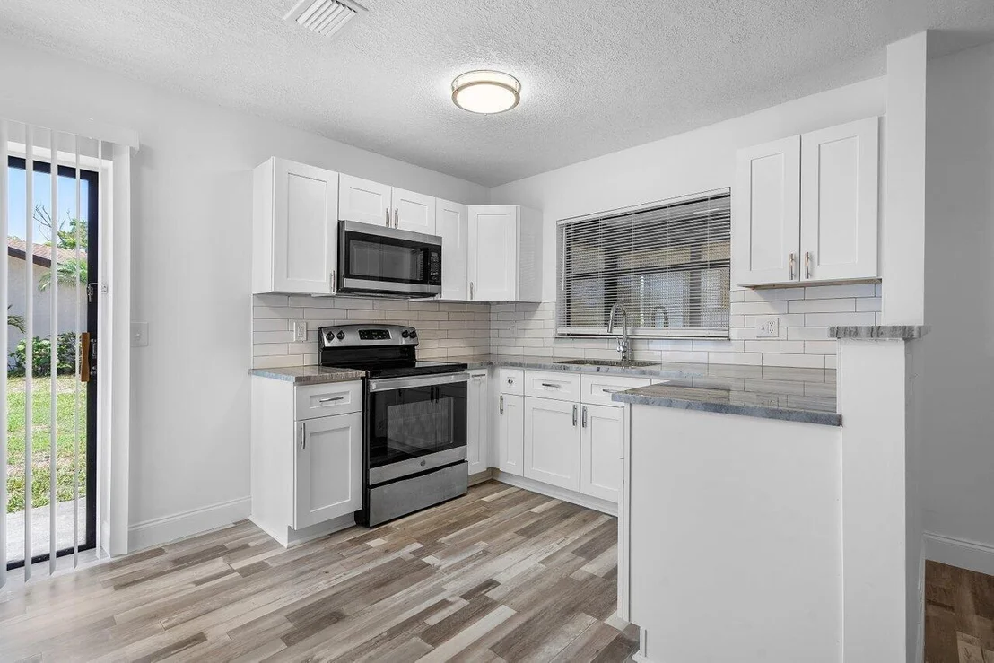 Photo of 6127 Elsinore Circle