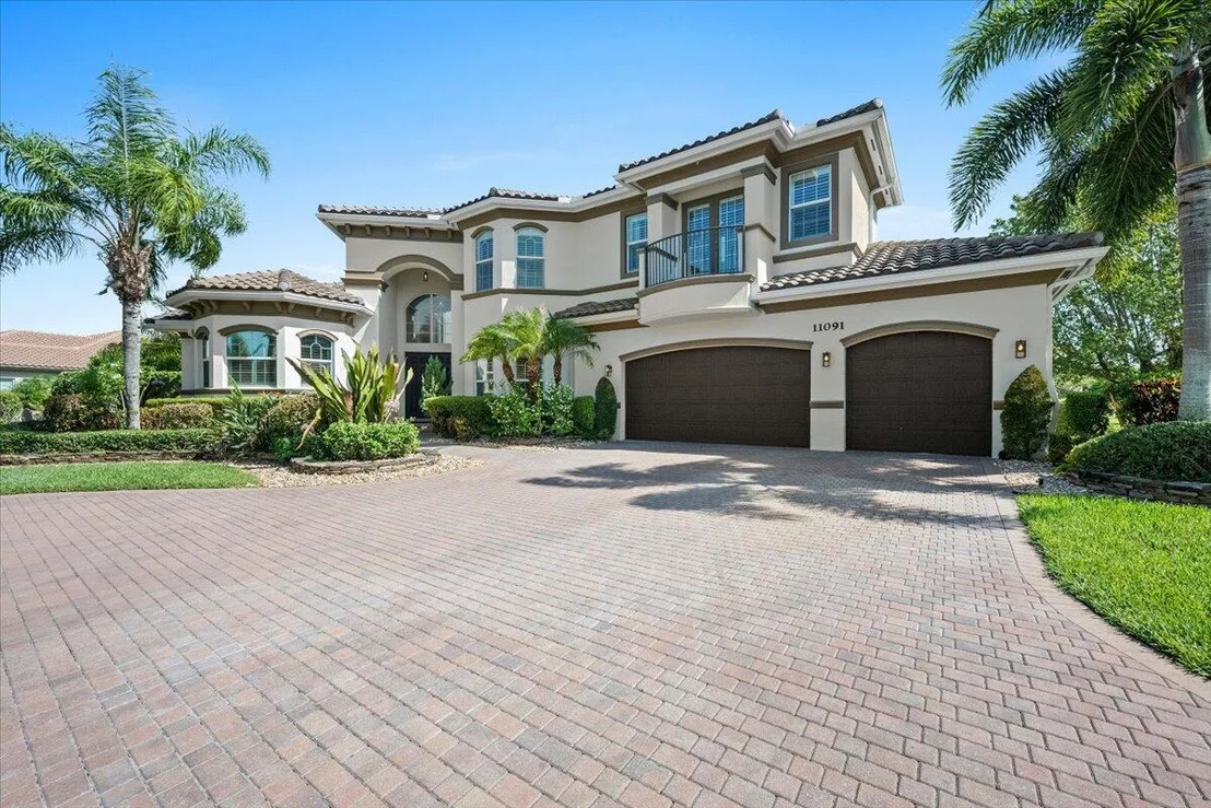 Photo of 11091 Rockledge View Drive