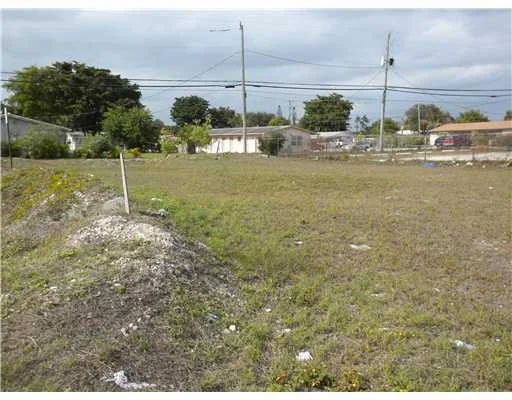 Photo of 1761 N Dixie Highway