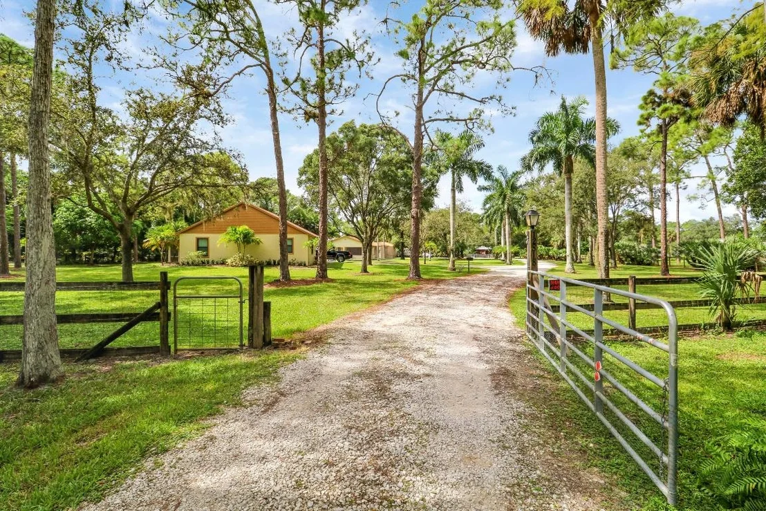Photo of 12818 Old Indiantown Road