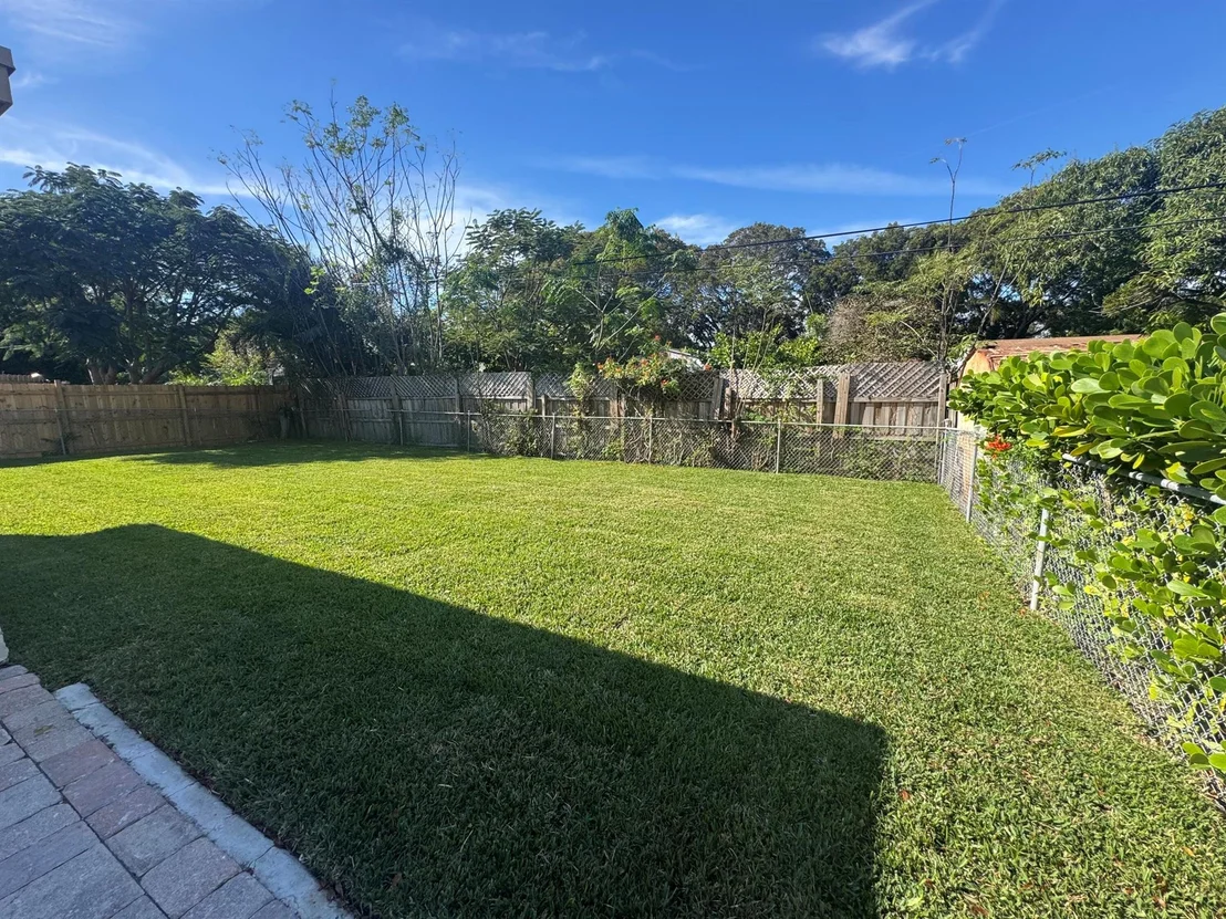 Photo of 3015 Robert Road