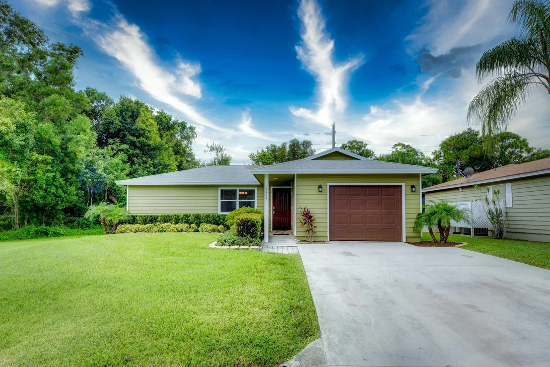 Photo of 6424 SE Thomas Drive