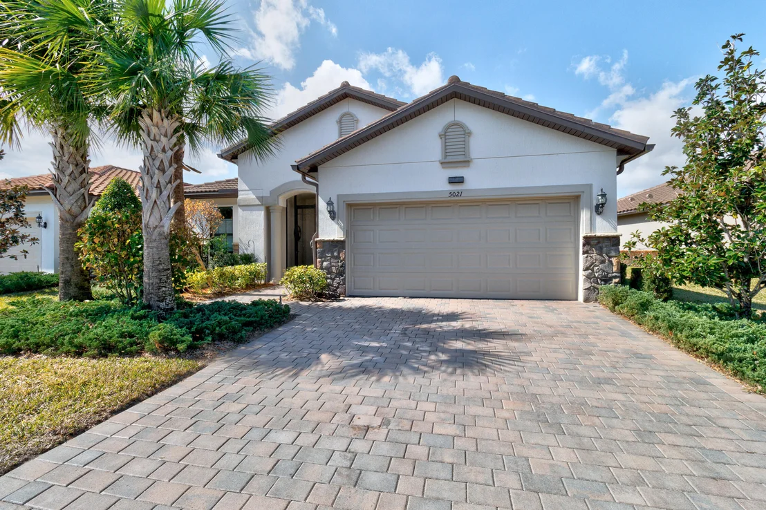 Photo of 5021 Monroe Circle