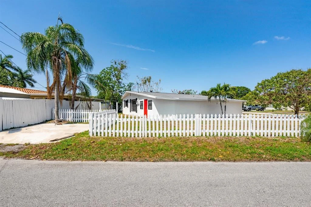 Photo of 4353 Gulfstream Road