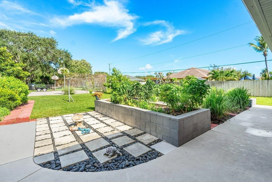 Photo of 6435 Boyd Lane