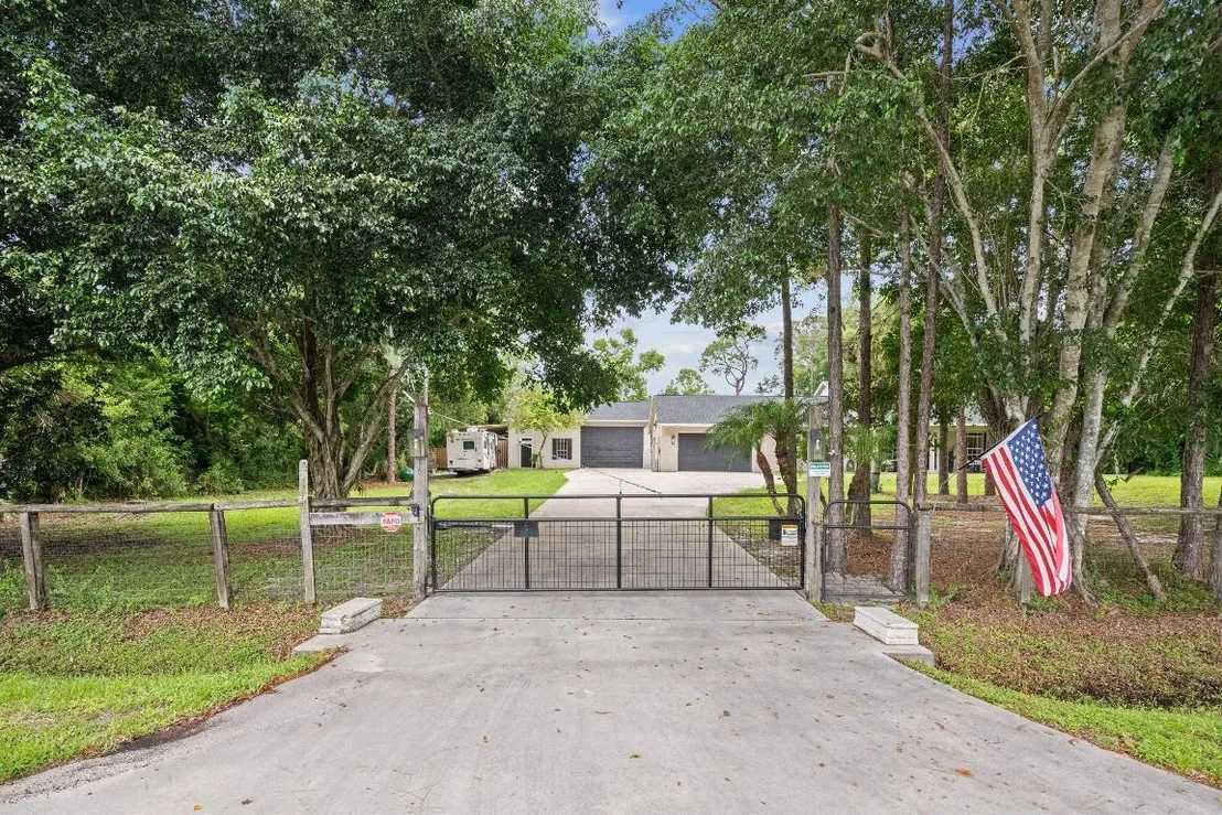 Photo of 10771 154th Road N