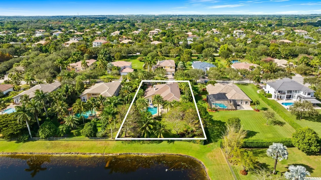 Photo of 3378 Bradenham Lane