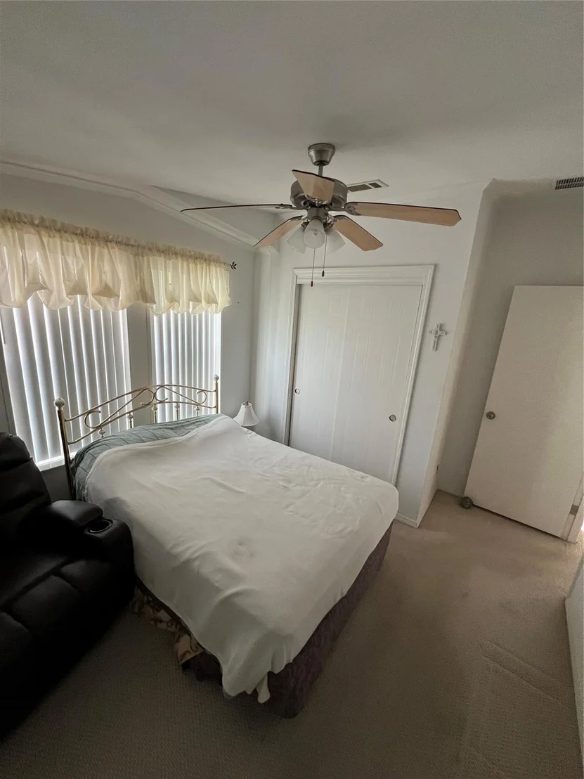 Photo of 4401 SW 10th Way