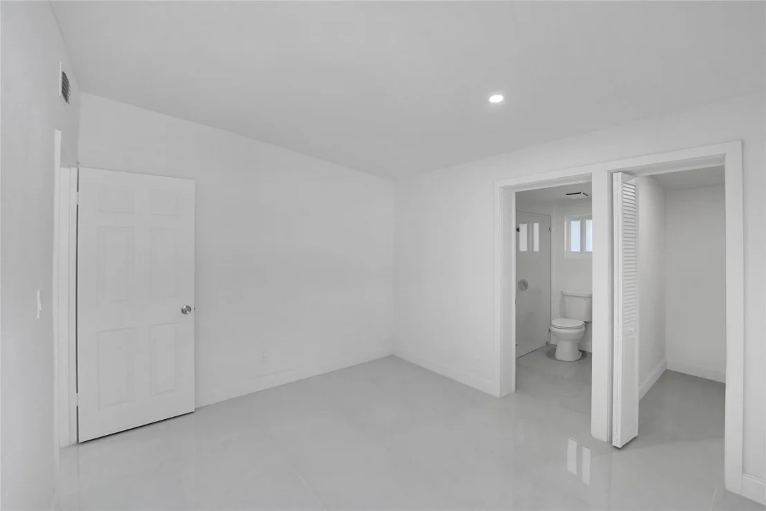 Photo of 2396 Service Road