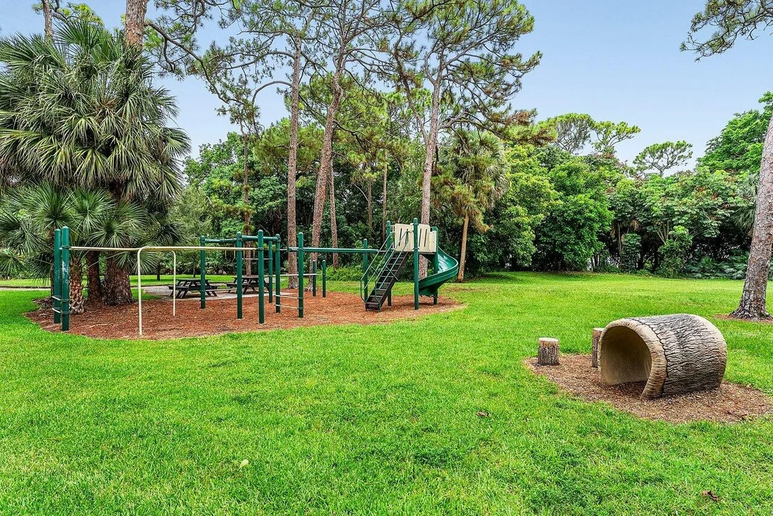 Photo of 2425 NW 36th Street