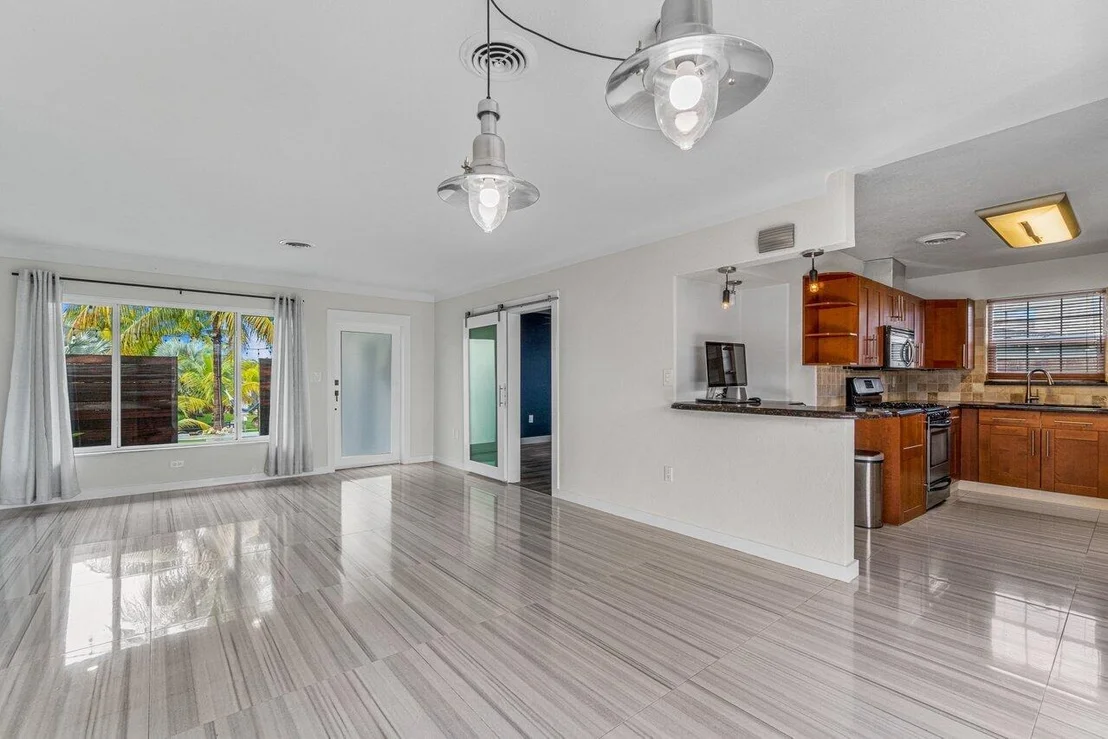 Photo of 1446 Hillcrest Drive