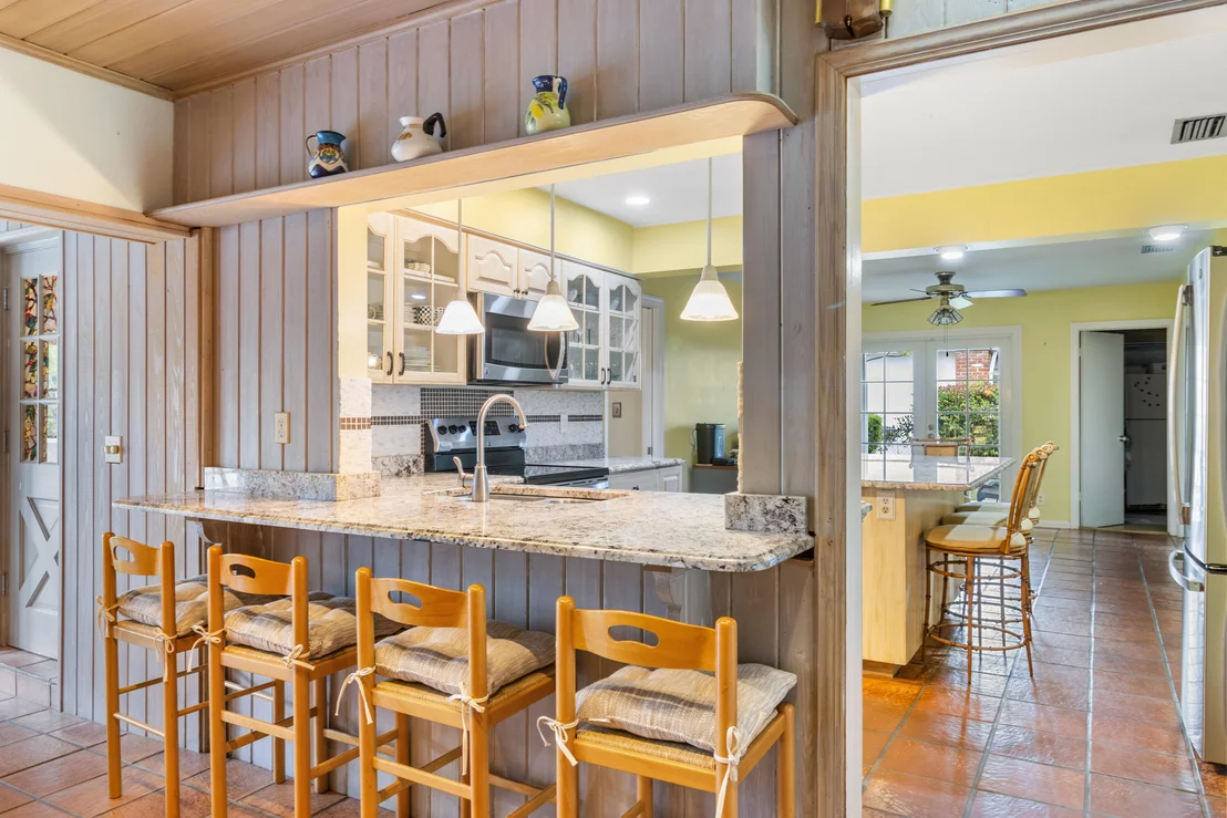 Photo of 1518 Point Way