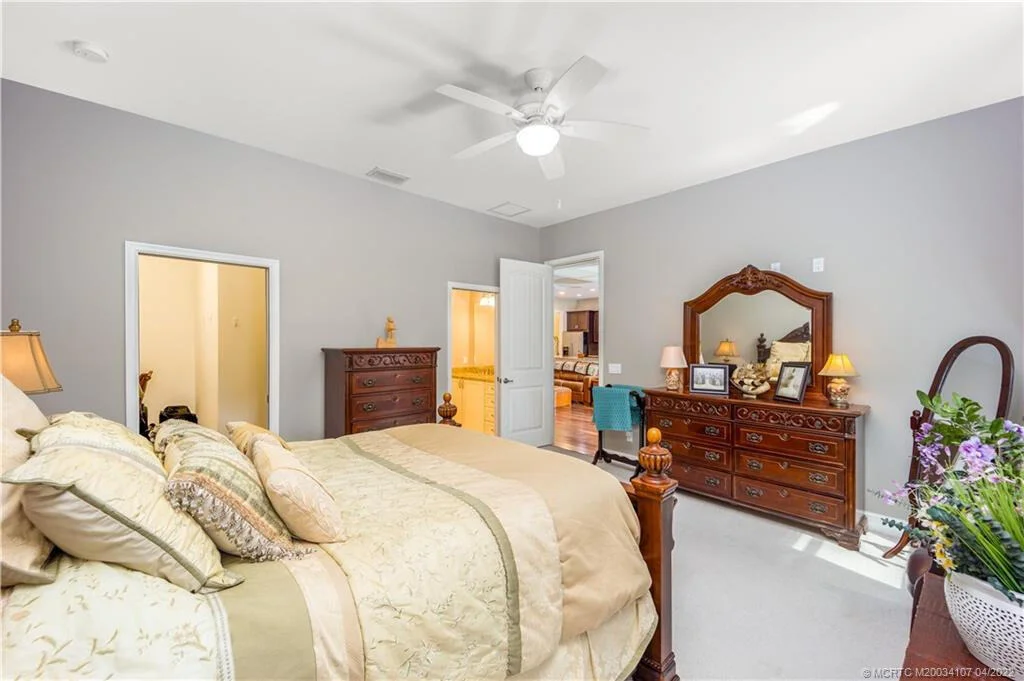 Photo of 2431 NW Hummingbird Circle
