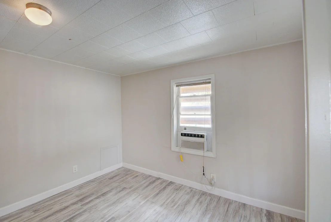 Photo of 215 N E Street