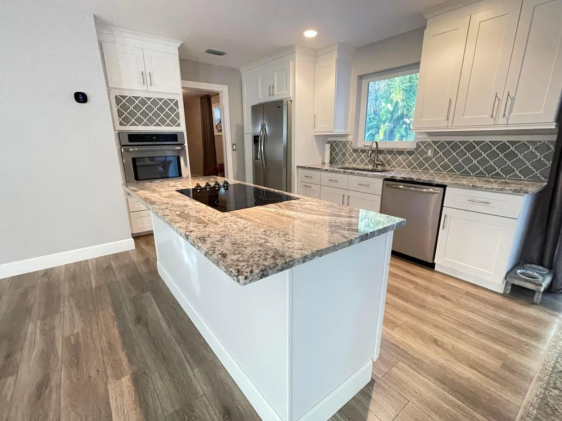 Photo of 103 E Riverside Drive