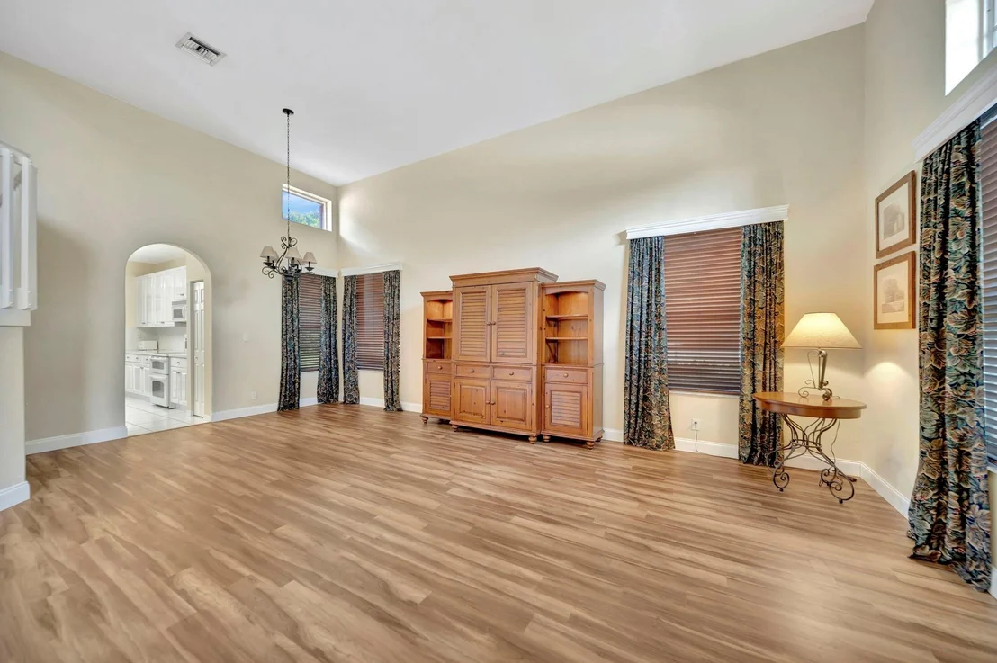 Photo of 16412 Diamond Place
