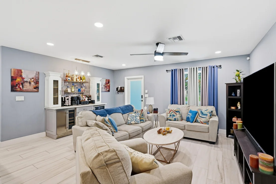Photo of 141 SE 8th Street