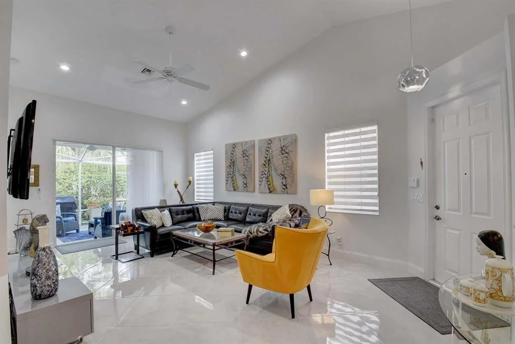 Photo of 6169 Heliconia Road