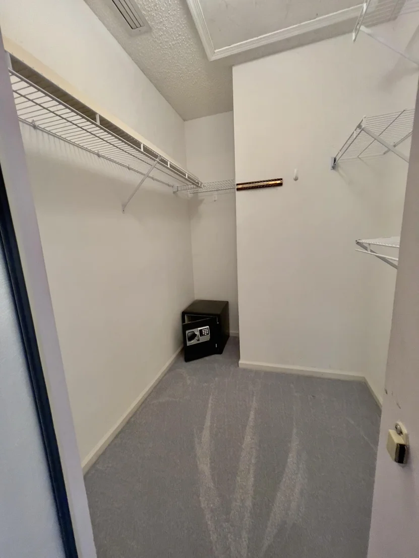 Photo of Unit B at 1002 Keystone Drive