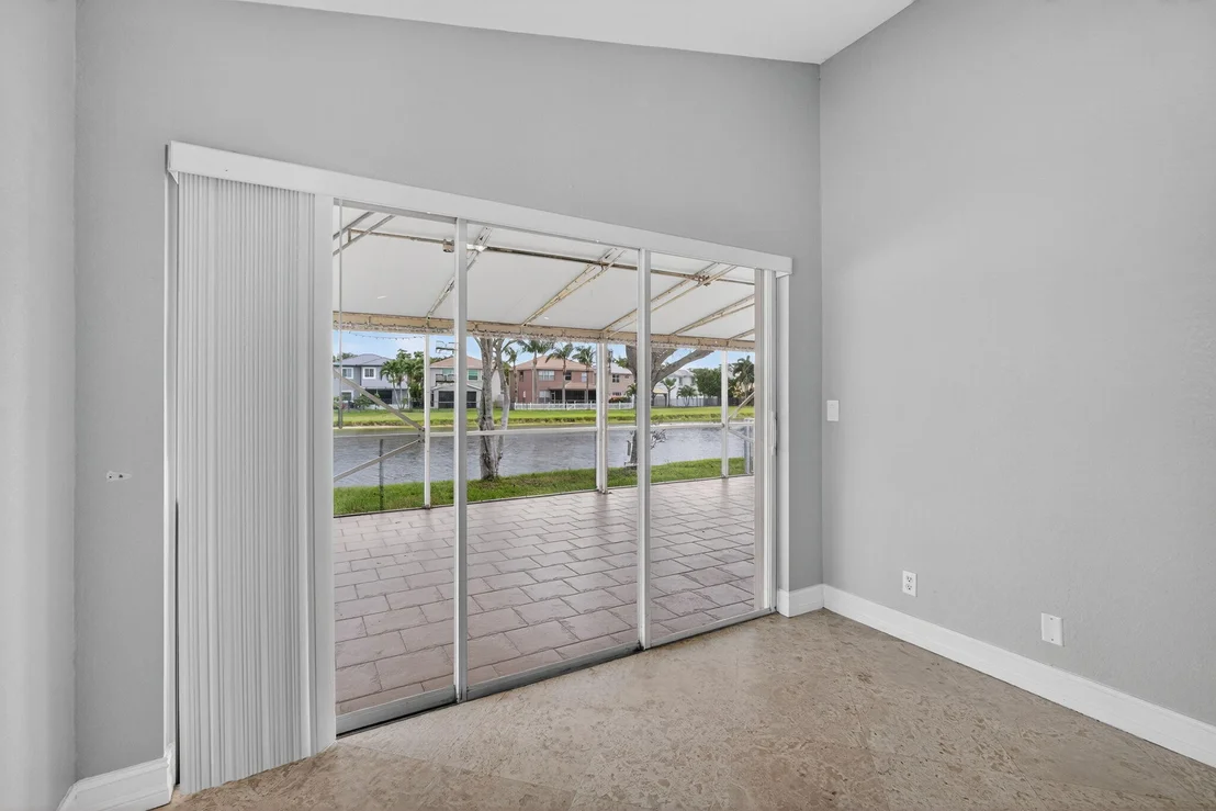 Photo of 6121 Spring Isles Boulevard