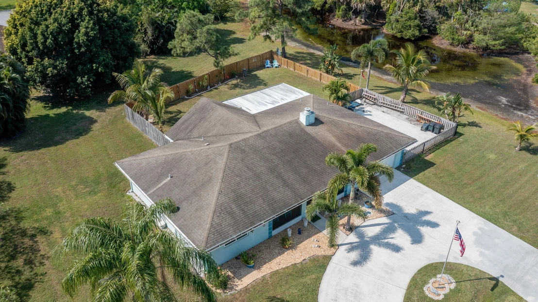Photo of 5580 SE Paramount Drive