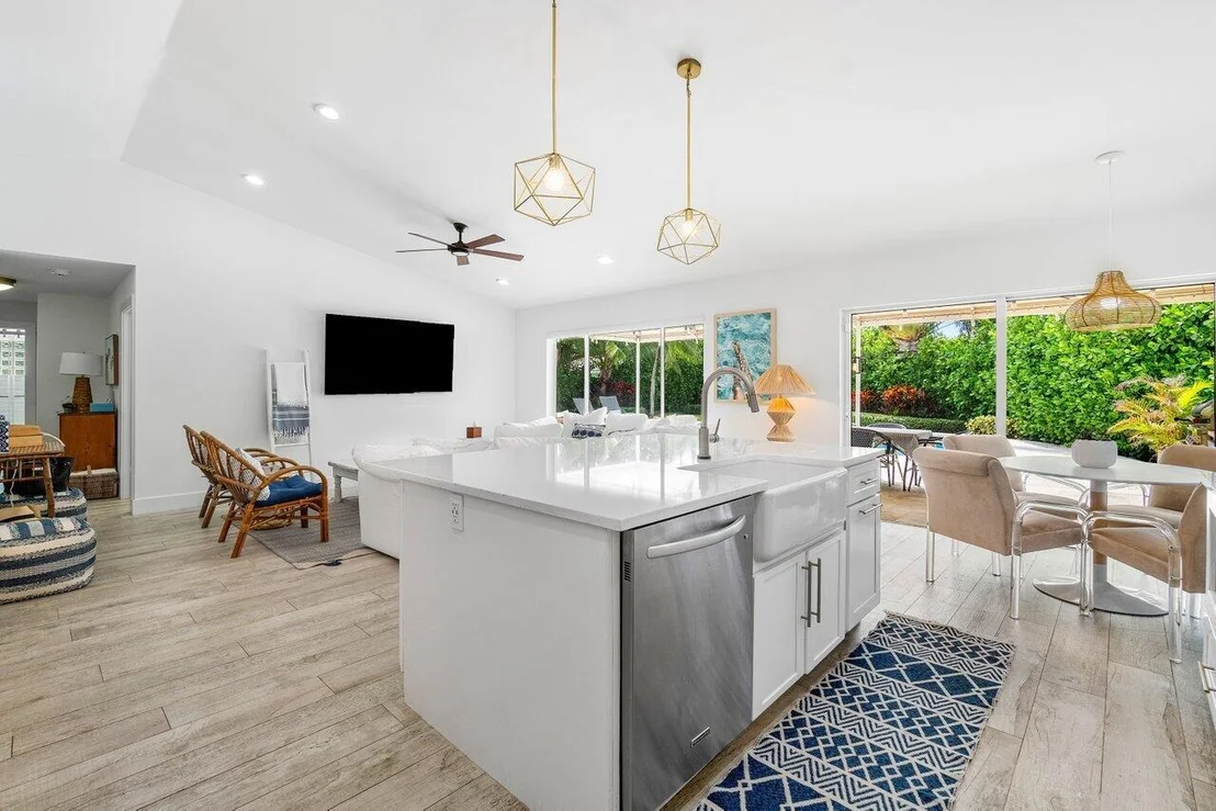 Photo of 415 Enfield Road
