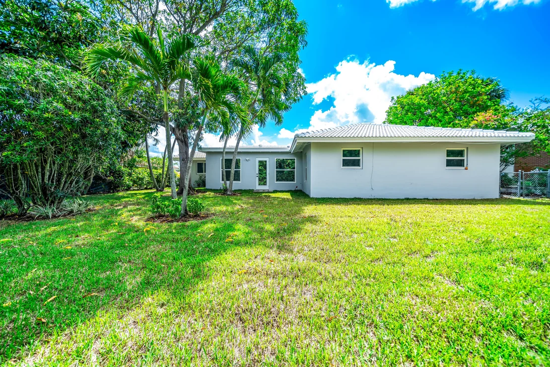 Photo of 4641 NW 5th Lane