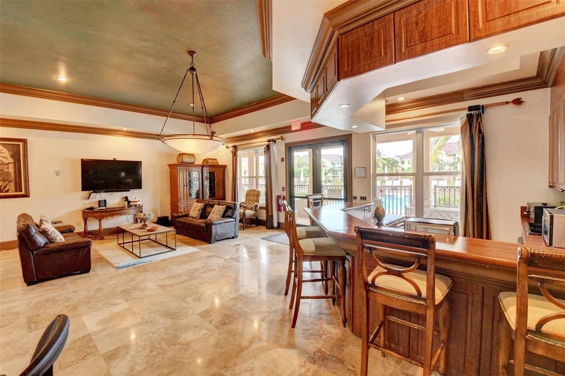 Photo of 809 Villa Circle