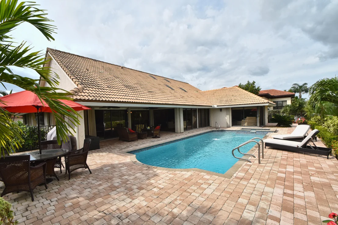 Photo of 3943 Live Oak Boulevard