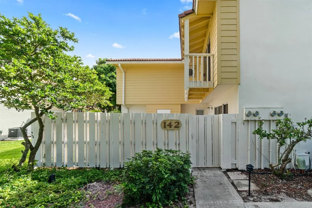 Photo of 142 Seabreeze Circle