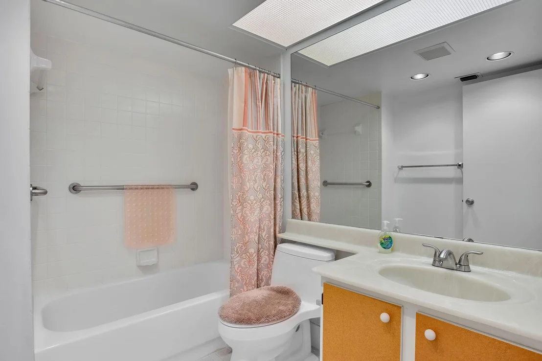 Photo of Unit D4 at 1601 Abaco Drive