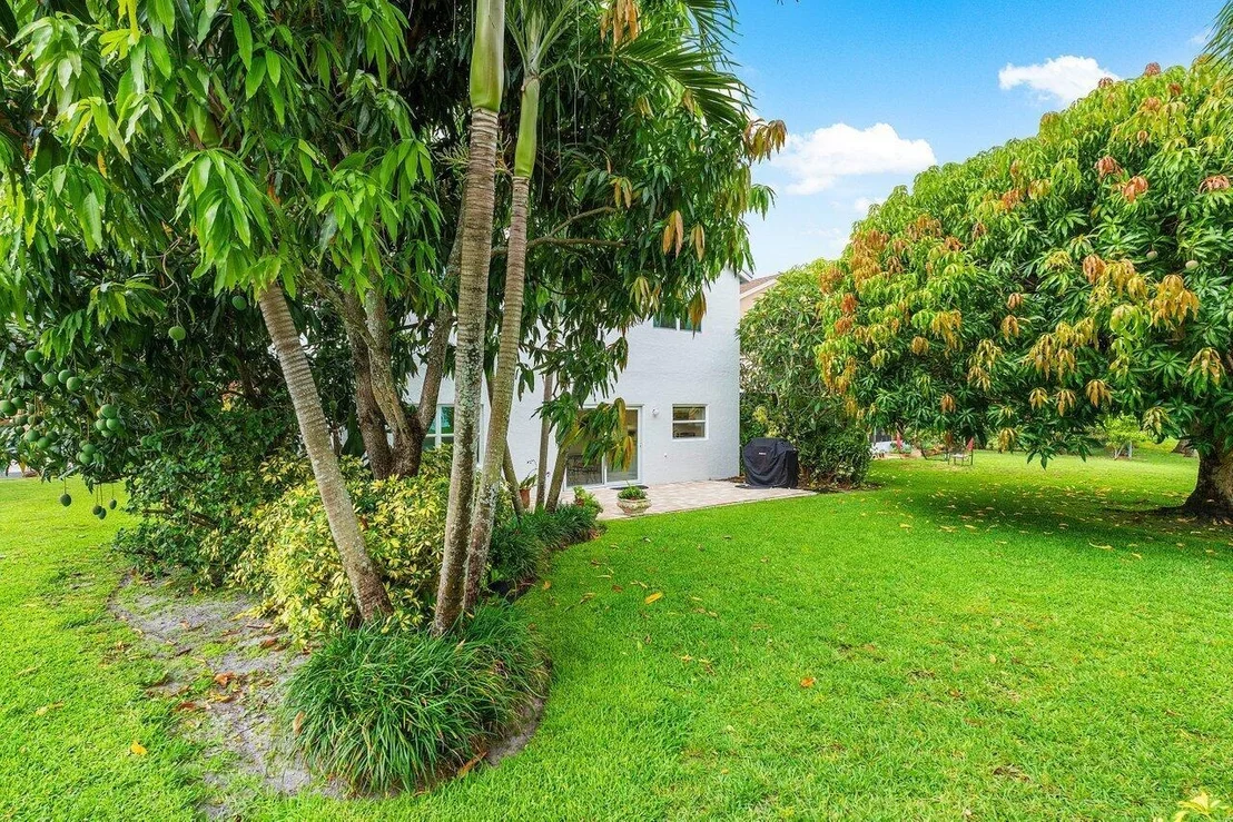 Photo of 6321 Lansdowne Circle