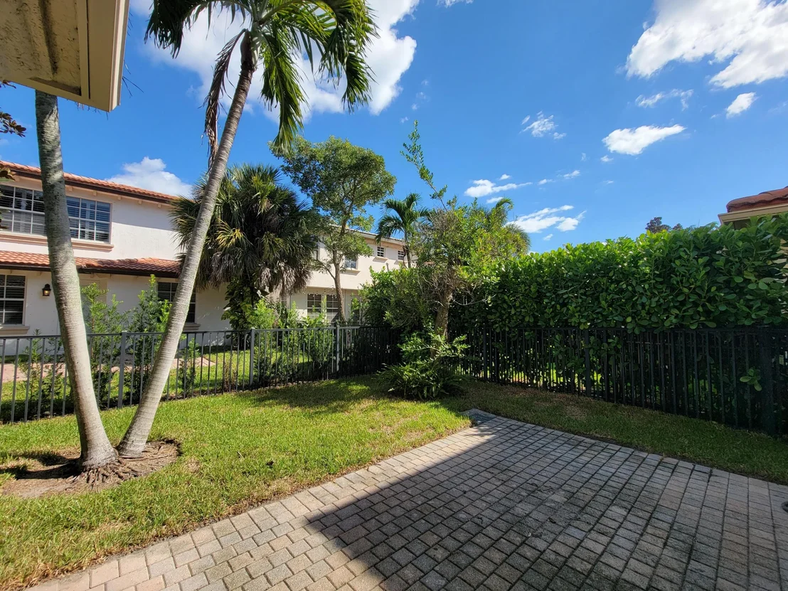 Photo of 491 Leaf Drive