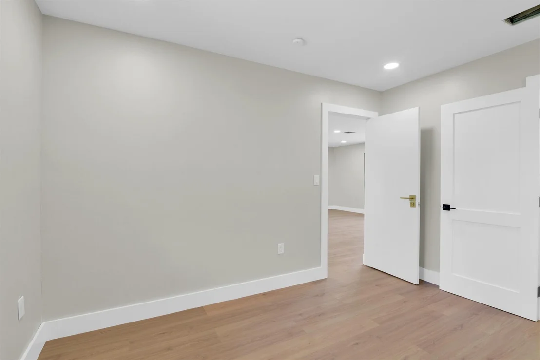Photo of 812 SE 9th Terrace