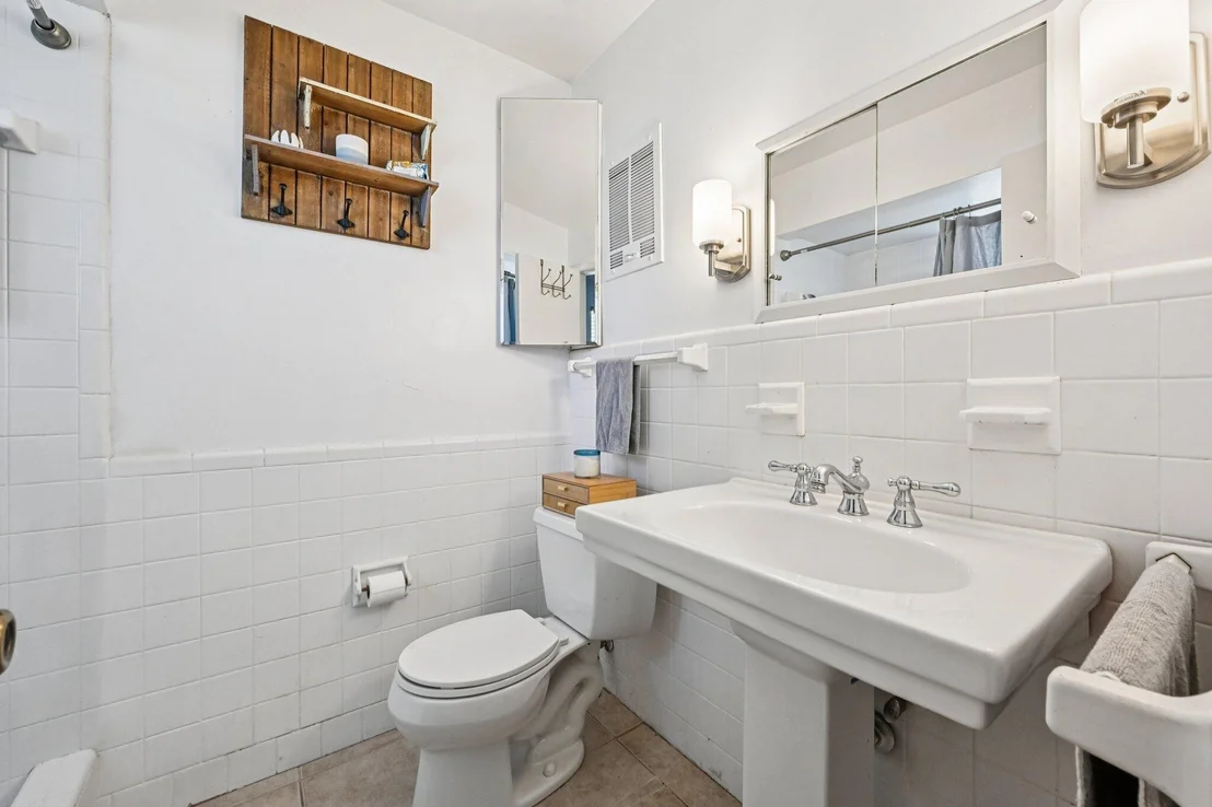 Photo of 818 SE 9th Terrace