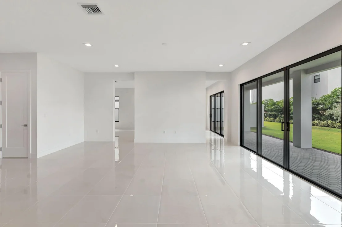 Photo of 9436 Riverside Park Drive