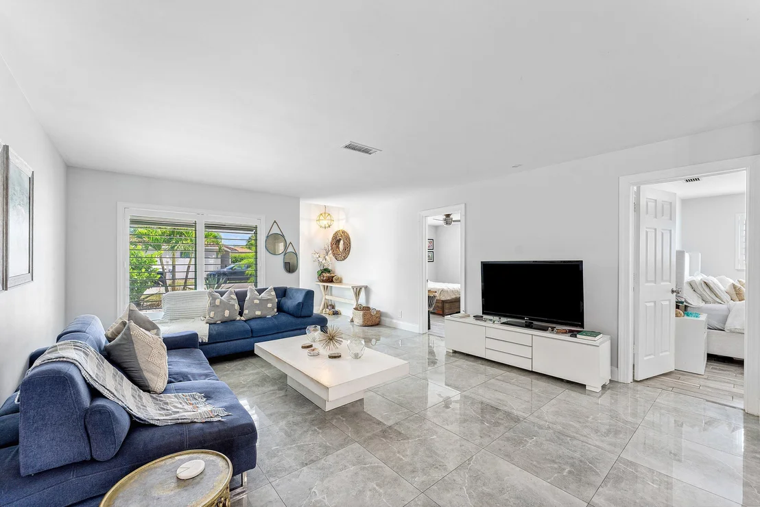 Photo of 581 NW 13th Drive