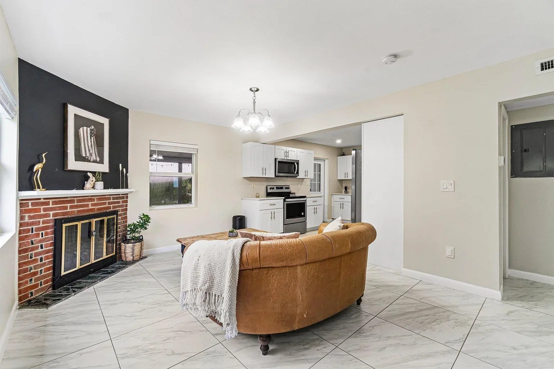 Photo of 1923 Holman Drive