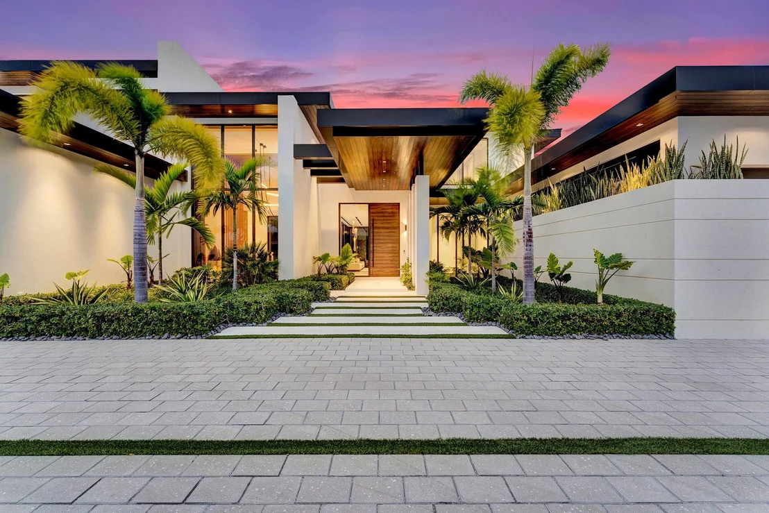 Photo of 829 Orchid Drive