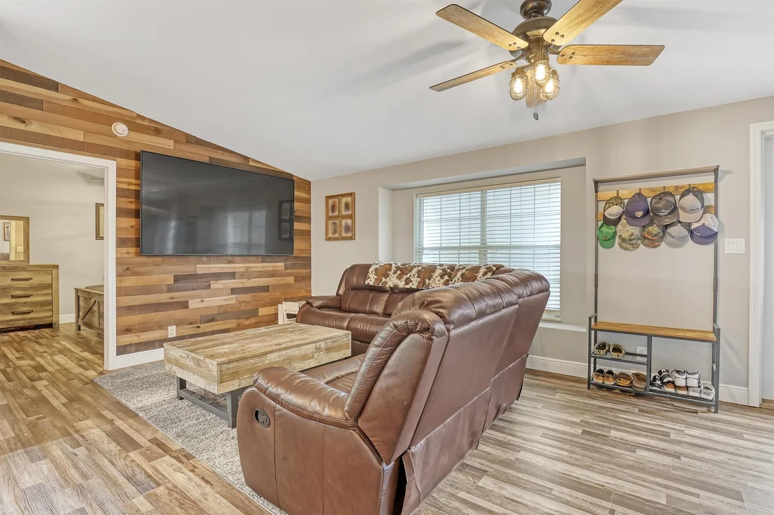 Photo of 15437 76th Road N