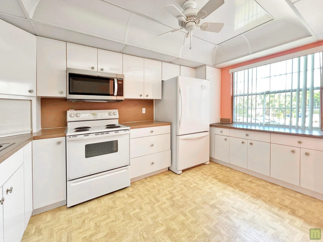 Photo of Unit M2 at 1901 Bermuda Circle