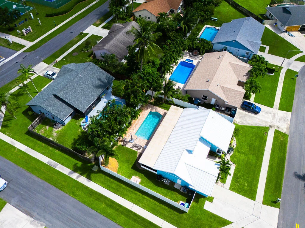 Photo of 841 NW 8th Way