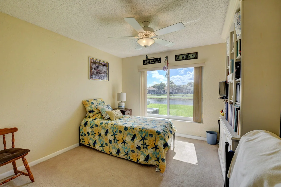 Photo of 5102 Mirror Lakes Boulevard