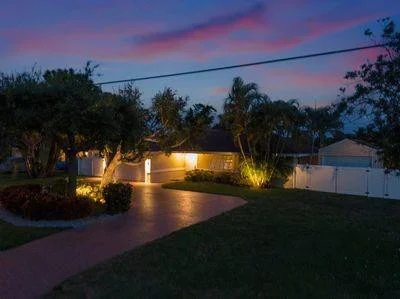 Photo of 864 Avocet Road