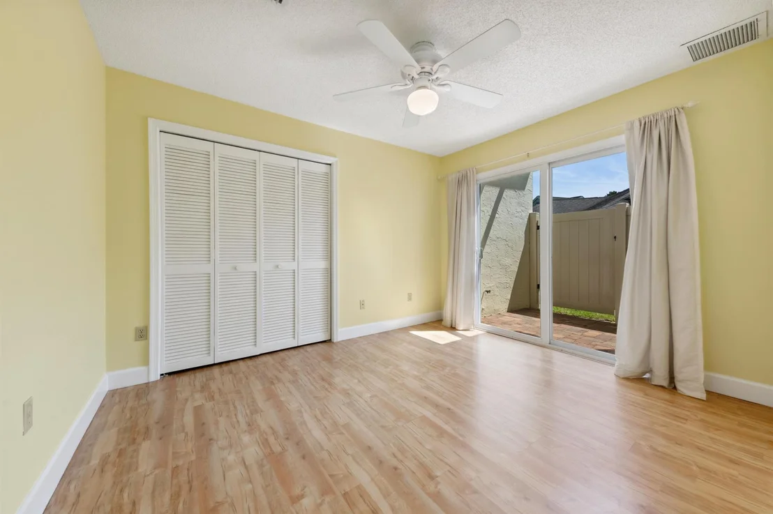 Photo of 12861 Meadowbend Drive