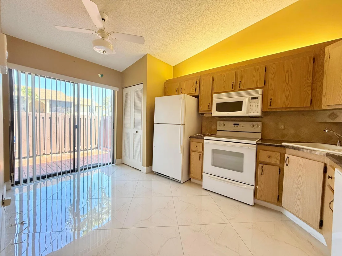 Photo of Unit F at 809 Sky Pine Way