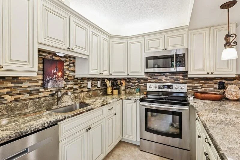 Photo of Unit D at 7 Atrium Circle