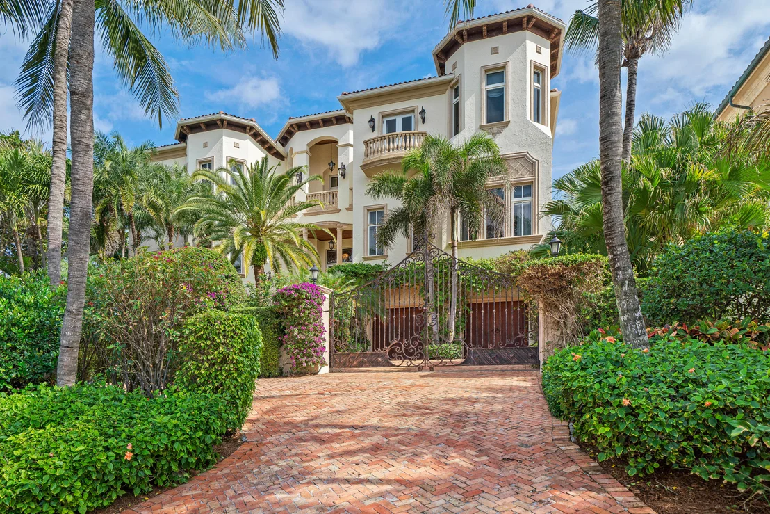 Photo of 4117 S Ocean Boulevard