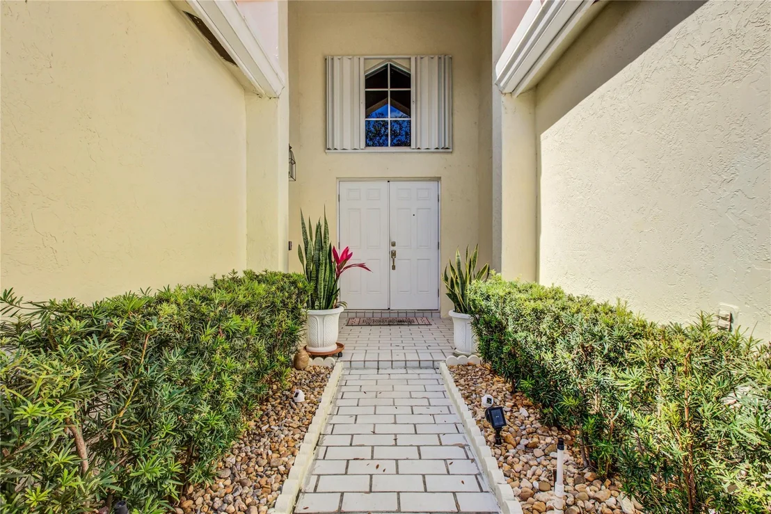 Photo of 429 Cambridge Lane
