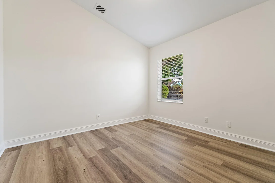 Photo of 6189 Adams Street
